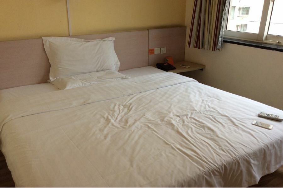 7 Days Hotel